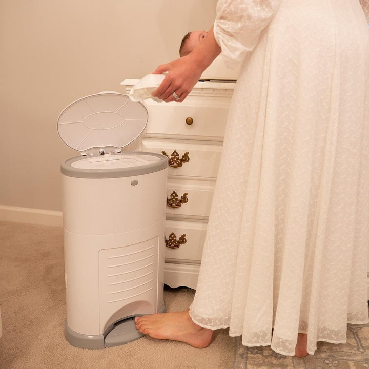 Dekor Plus Hands-Free Diaper Pail (White) - IN STORE PICK-UP ONLY-Bath-Dekor-007612 WH-babyandme.ca