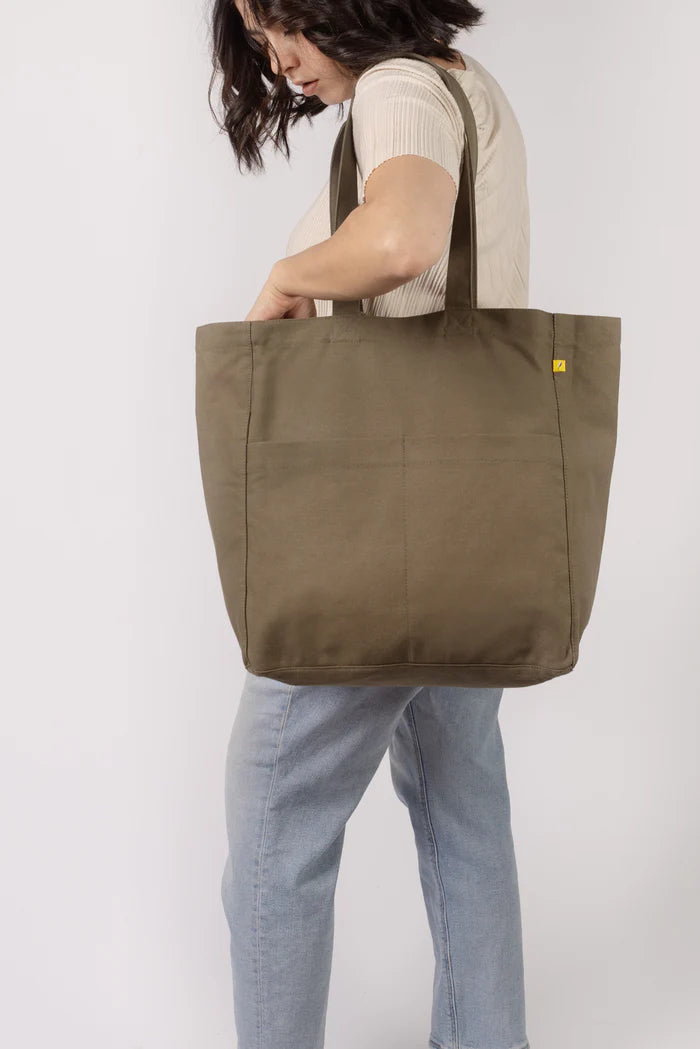 Fluf Box Tote (Dark Olive)