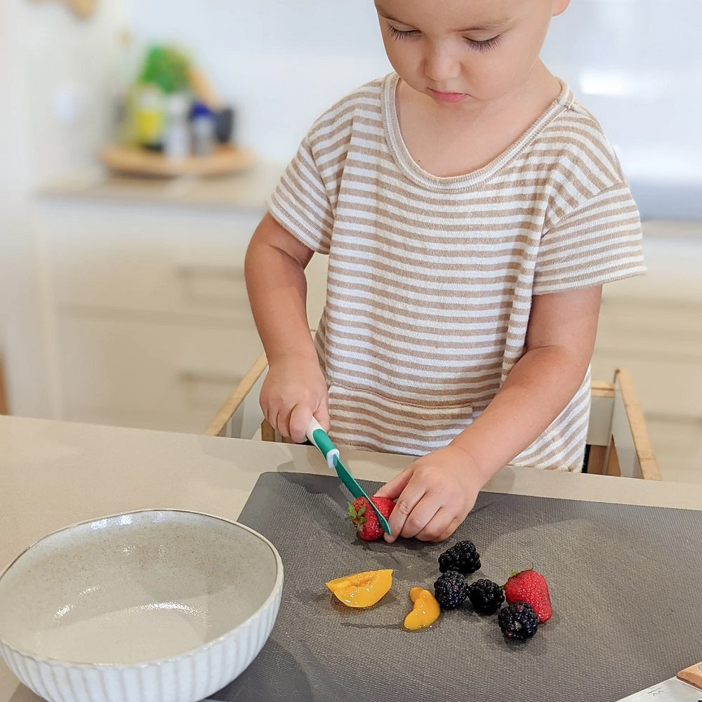 KiddiKutter Child Safe Knife (Green)-Feeding-KiddiKutter-031534 GN-babyandme.ca