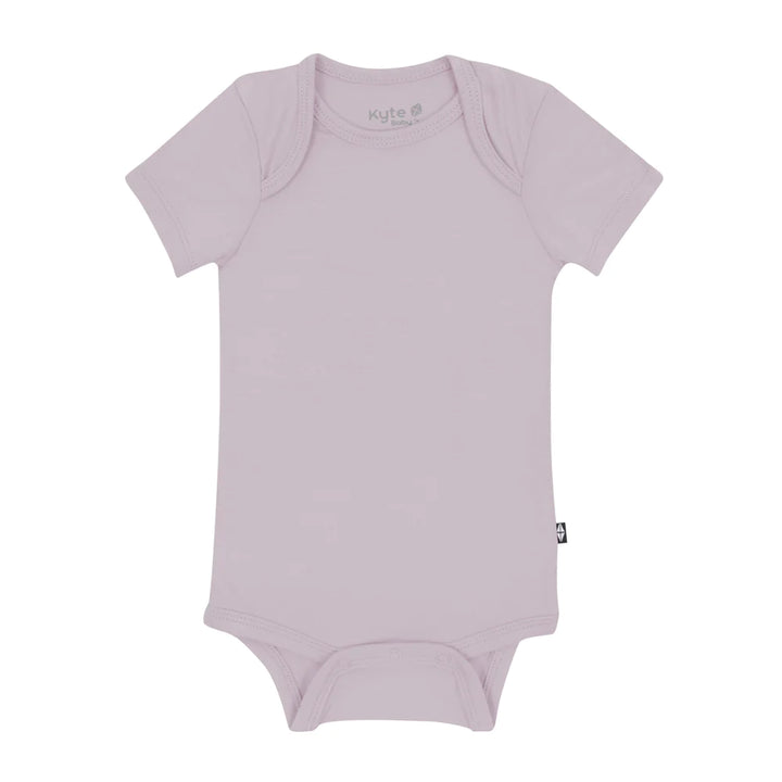 Kyte Baby Short Sleeve Bodysuit (Wisteria)