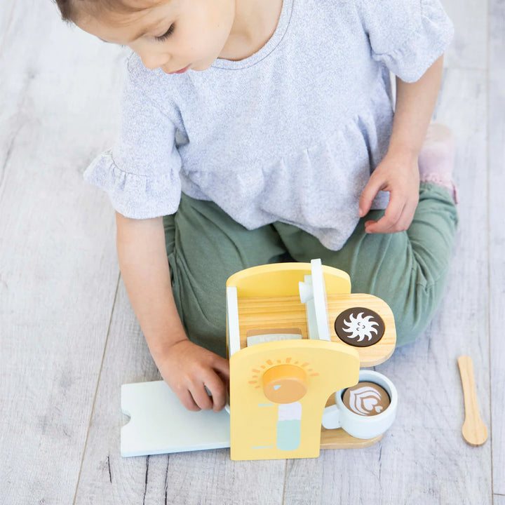 Pearhead Barista-In-Training Wooden Coffee Set