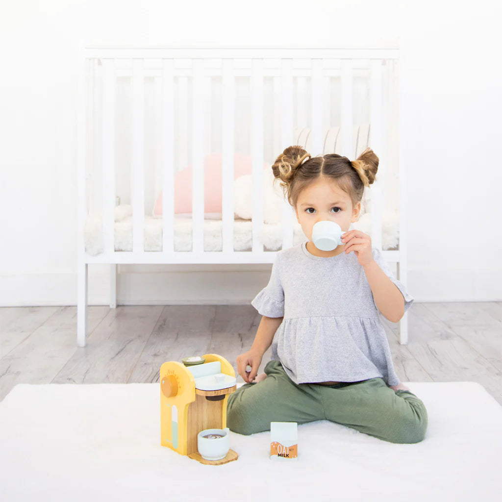 Pearhead Barista-In-Training Wooden Coffee Set