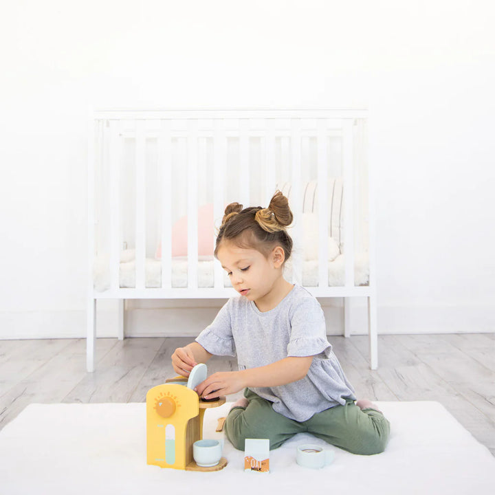 Pearhead Barista-In-Training Wooden Coffee Set