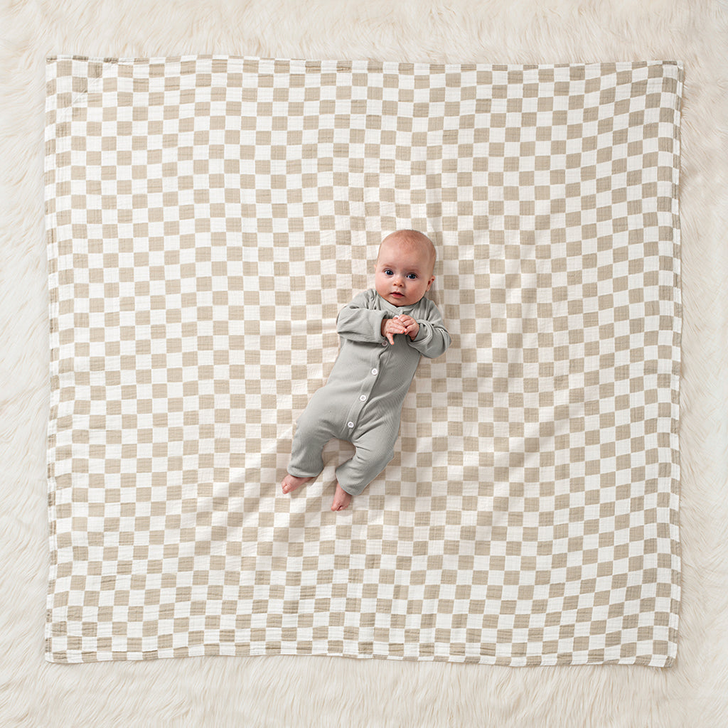 Itzy Ritzy Breastfeeding Boss (Toast Checkerboard)