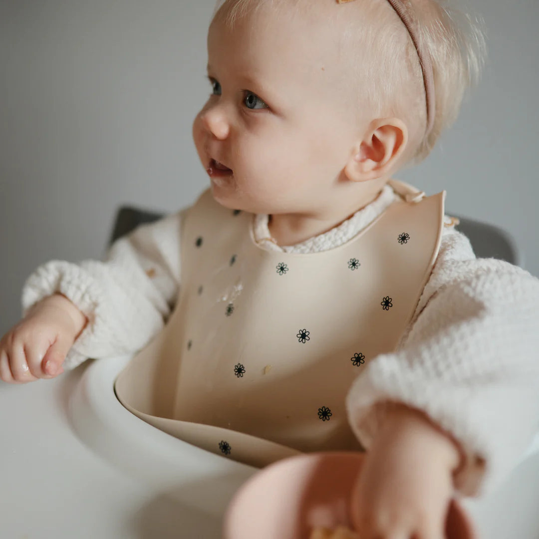 Mushie Silicone Baby Bib (Black Daisy)-Feeding-Mushie-028661 BD-babyandme.ca