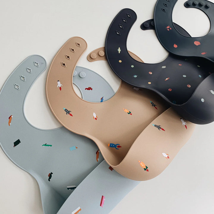 Mushie Silicone Baby Bib (Retro Cars)