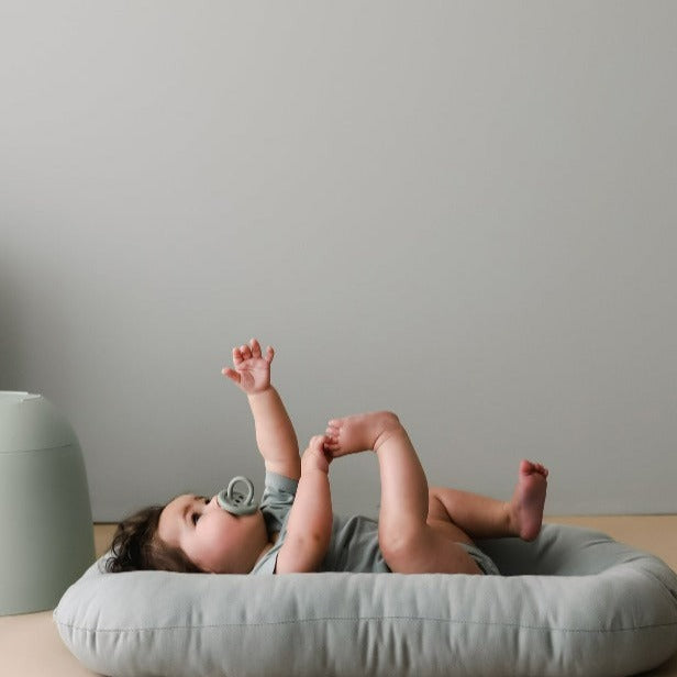 Snuggle Me Organic Infant Lounger- Slate-Gear-Snuggle Me Organic-031947 SLA-babyandme.ca