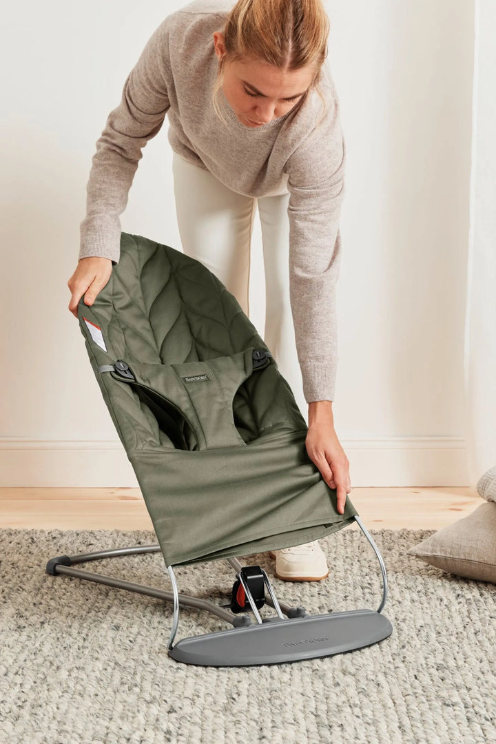 Baby Bjorn Bouncer Bliss Cotton Petal Quilt (Dark Green/Light Grey Frame)