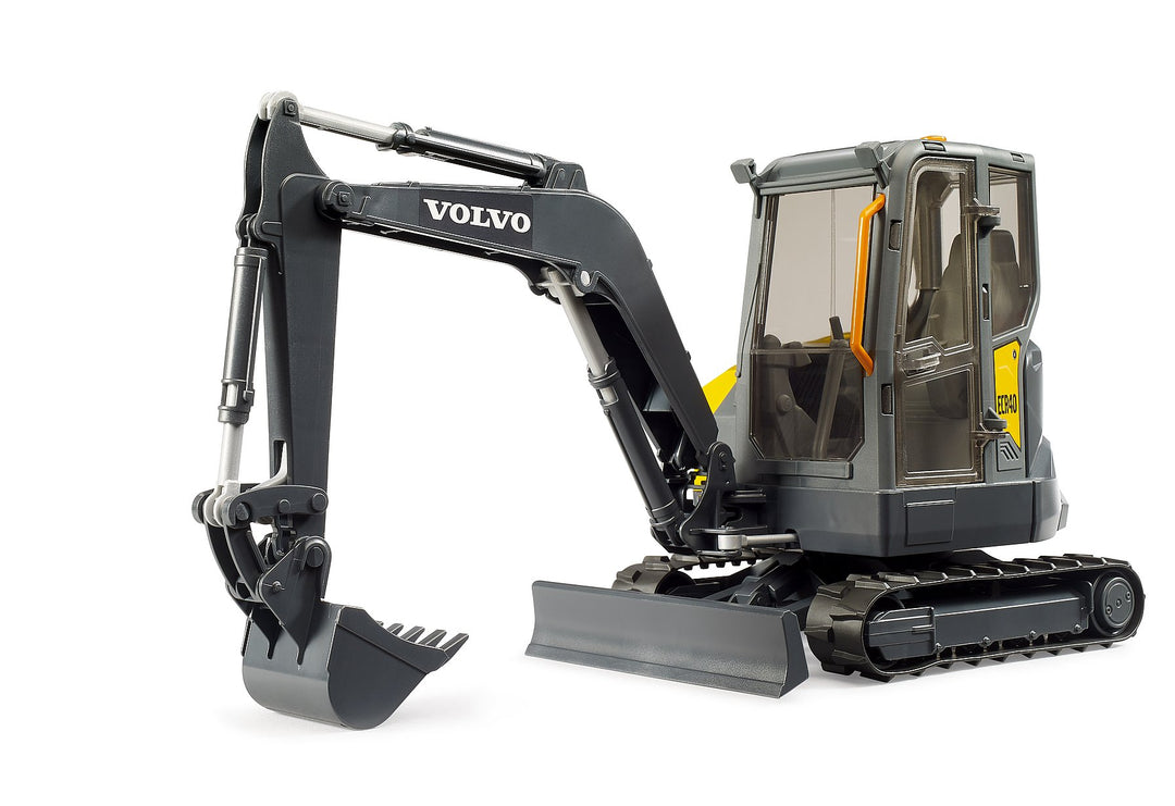 Bruder Volvo ECR40 Compact Excavator