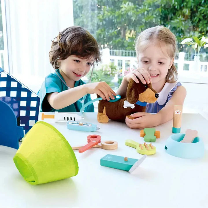 Hape Puppy Care Clinic Vet Set