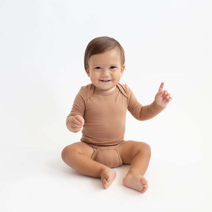 Kyte Baby Long Sleeve Bodysuit (Latte)