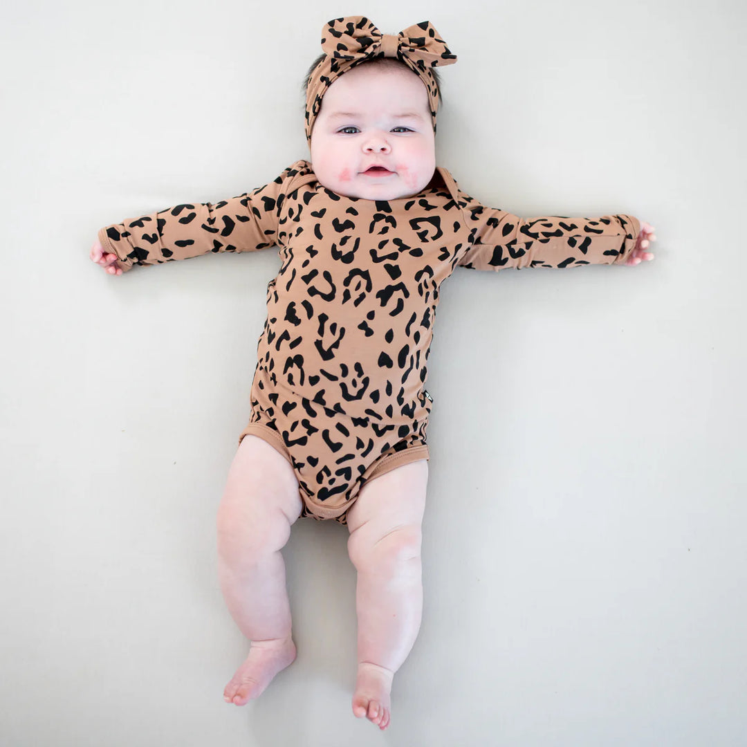 Kyte Baby Long Sleeve Bodysuit (Latte Leopard)