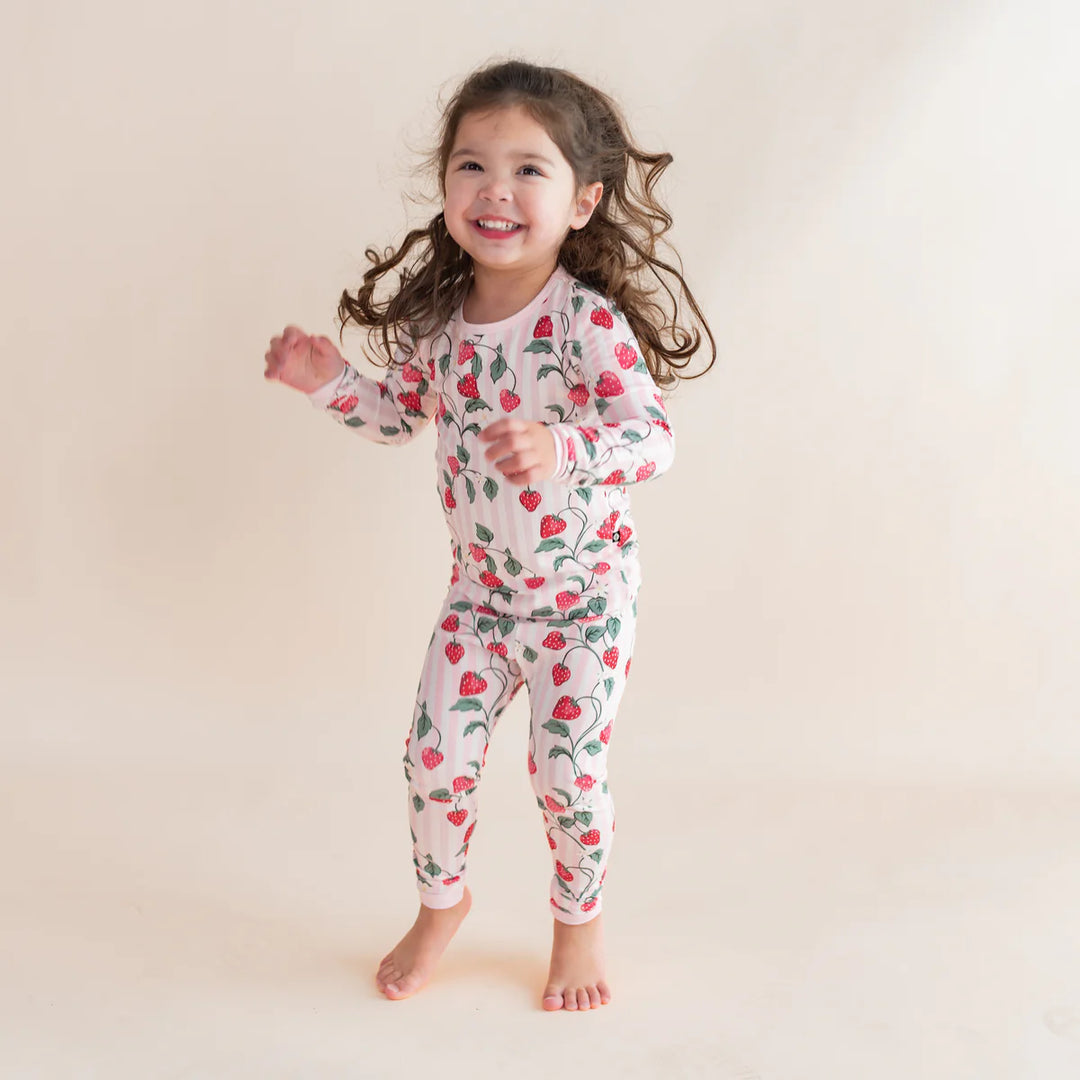 Kyte Baby Long Sleeve Pajamas (Strawberry Fields)