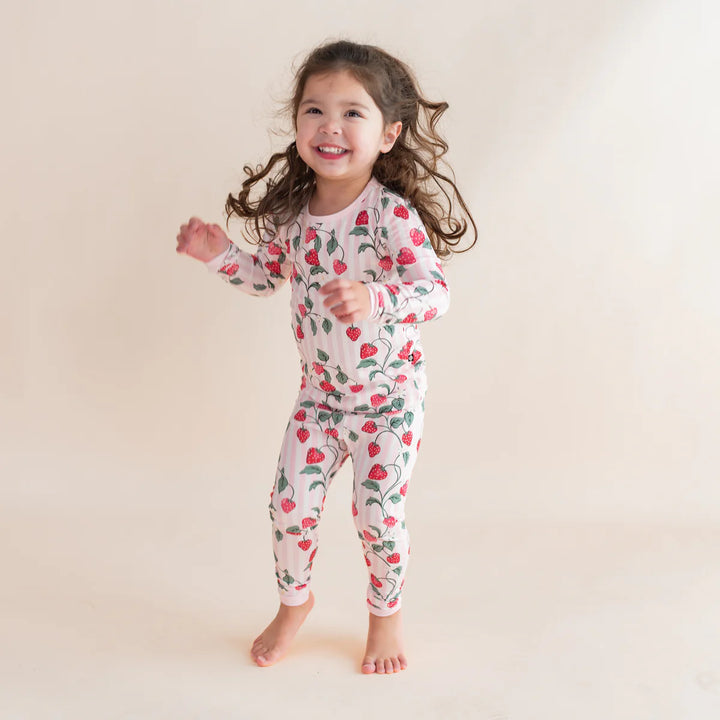 Kyte Baby Long Sleeve Pajamas (Strawberry Fields)