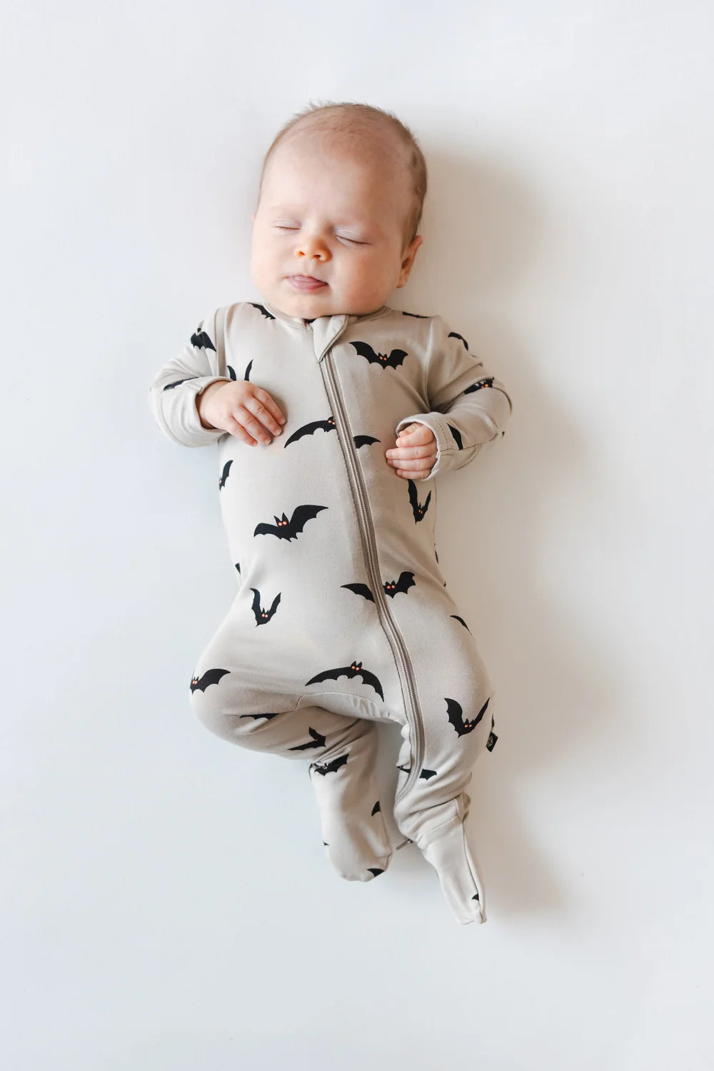 Kyte Baby Long Sleeve Zippered Footie (Bats)