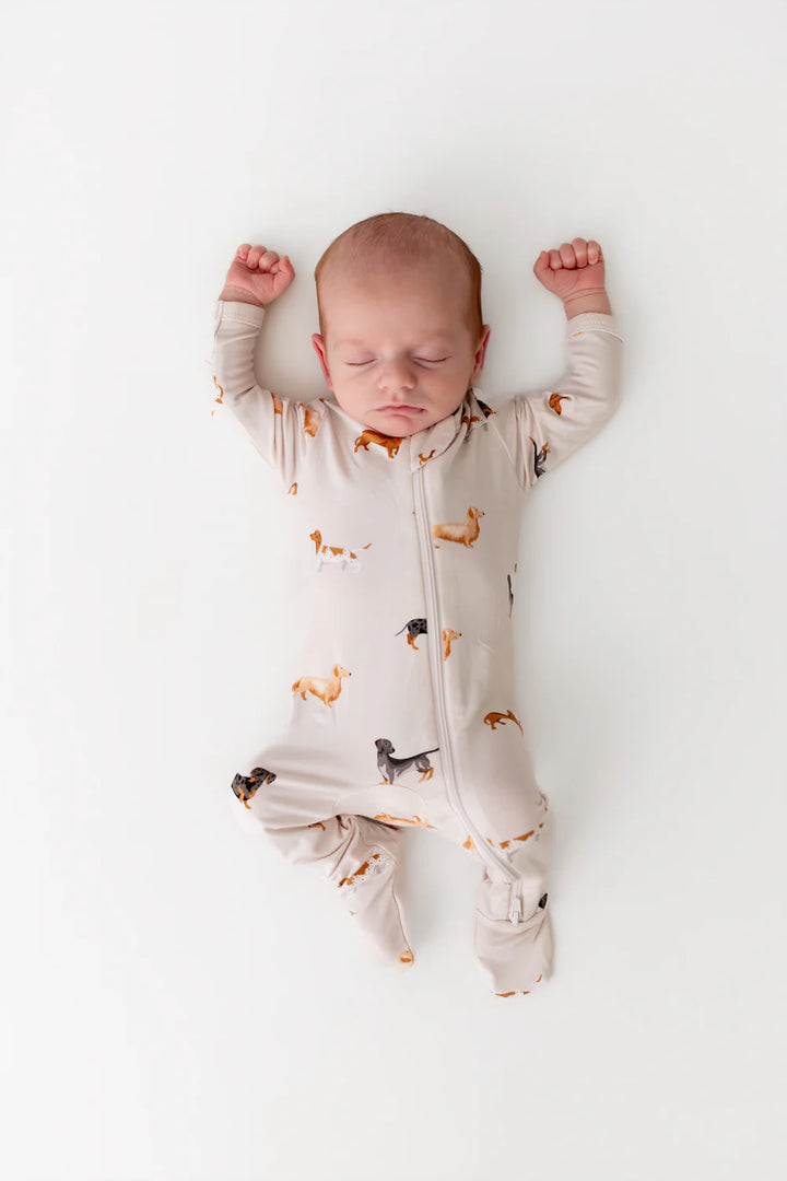 Kyte Baby Long Sleeve Zippered Footie (Dachshund)