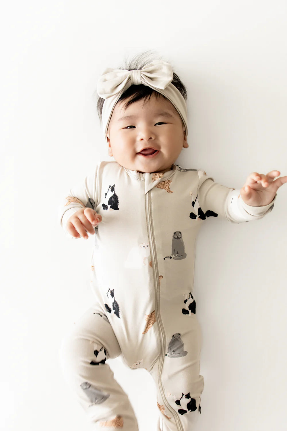 Kyte Baby Long Sleeve Zippered Romper (Fluffy Cat)