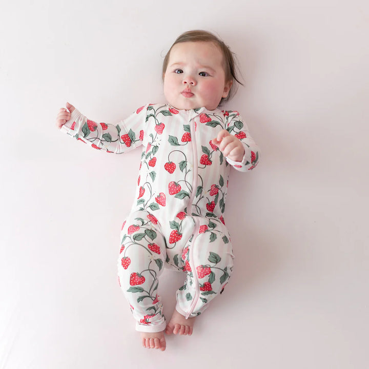 Kyte Baby Long Sleeve Zippered Romper (Strawberry Fields)