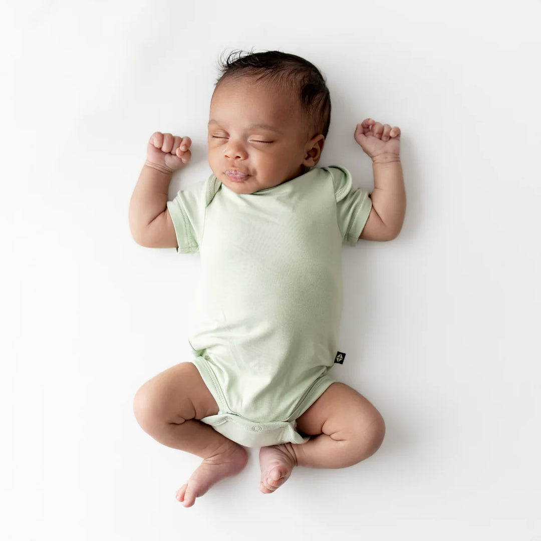 Kyte Baby Short Sleeve Bodysuit (Basil)