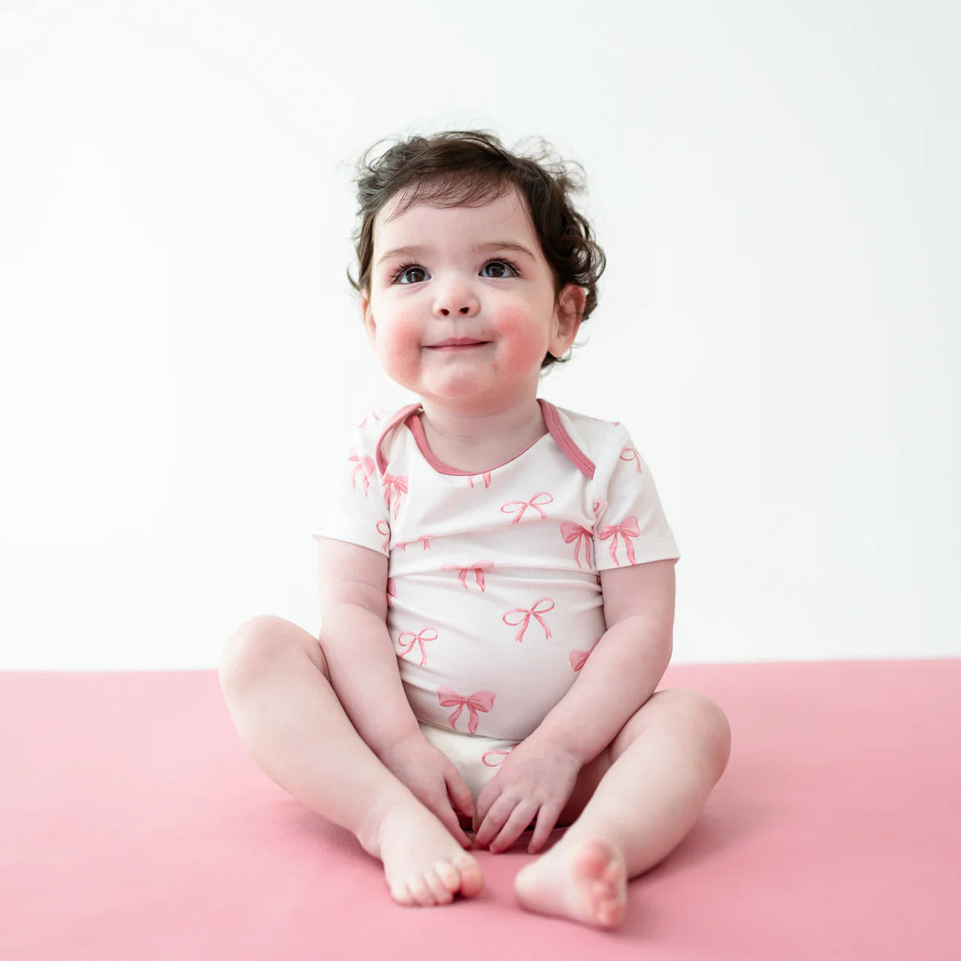 Kyte Baby Short Sleeve Bodysuit (Bow)