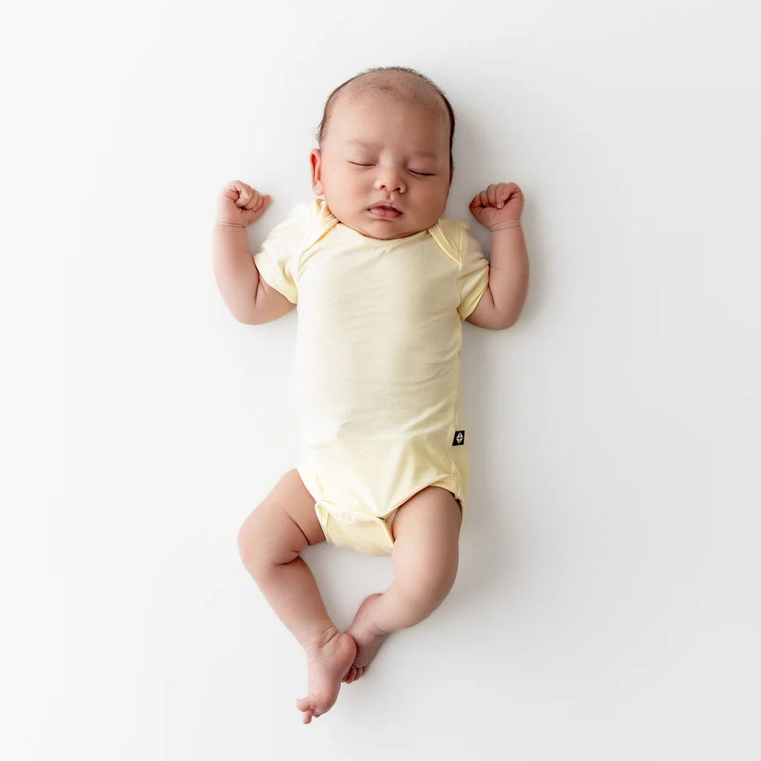 Kyte Baby Short Sleeve Bodysuit (Chamomile)