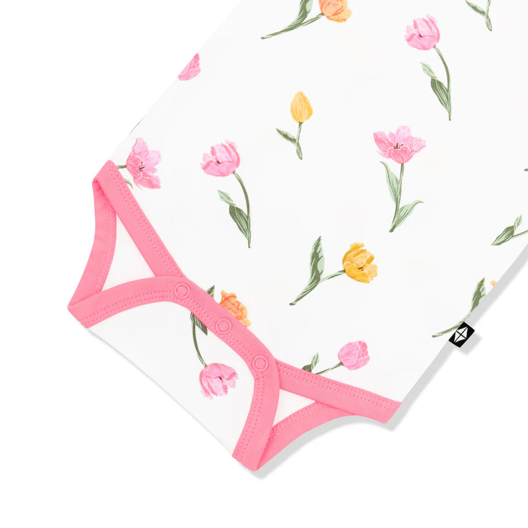 Kyte Baby Short Sleeve Bodysuit (Tulip)