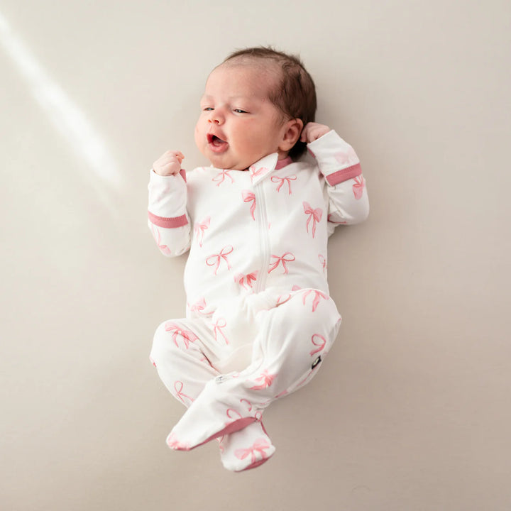 Kyte Baby Zippered Footie (Bow)