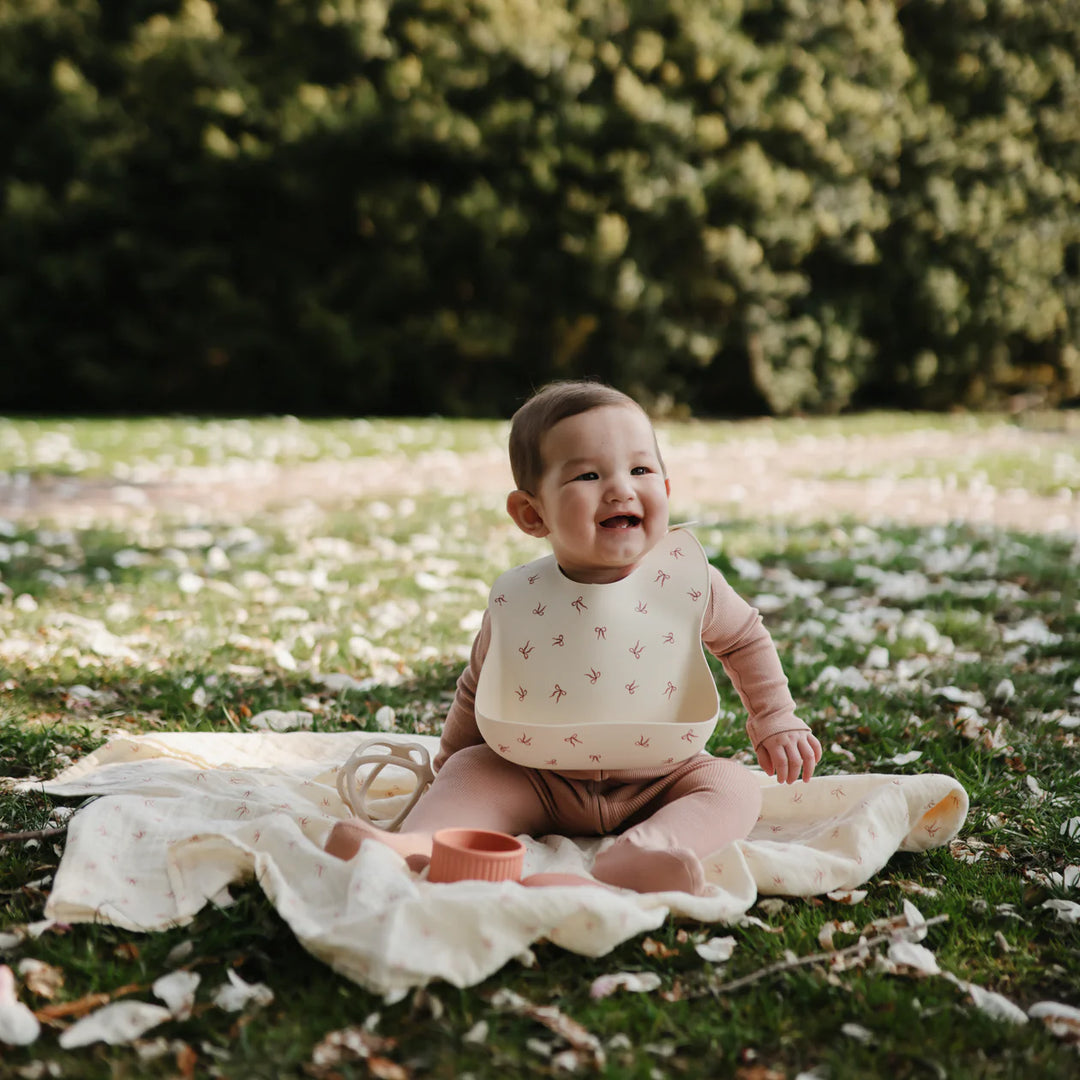 Mushie Silicone Baby Bib (Bows)