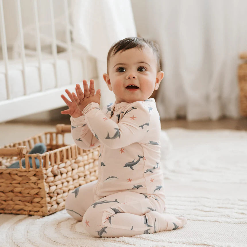 Petit Lem 36Q01 Convertible Sleeper (Pink Dolphins)