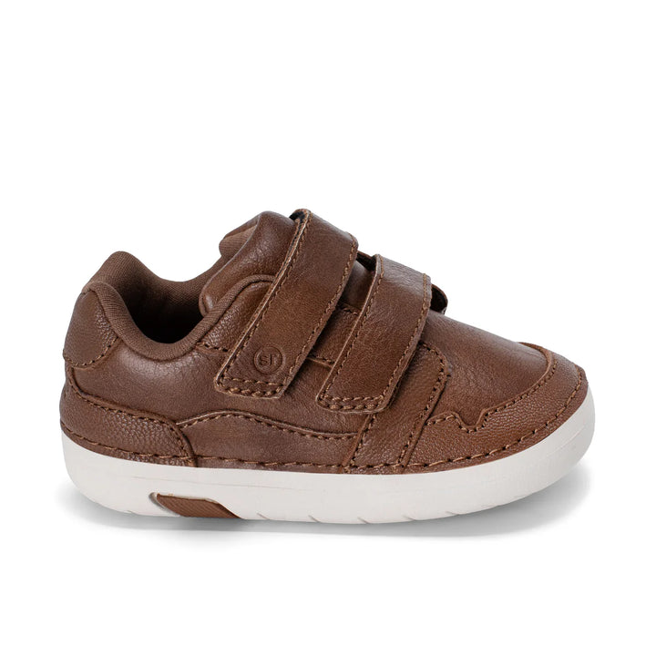 Stride Rite Soft Motion Mini Alfredo Sneaker (Brown)