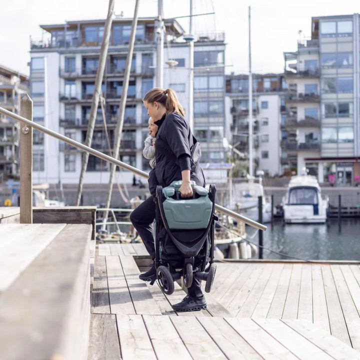 Thule Spring 2 (Mist Green on Black)