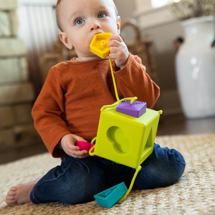 Fat Brain Toys Oombee Cube-Toys & Learning-Fat Brain Toys-022209-babyandme.ca