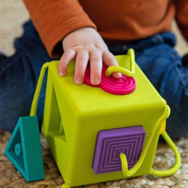 Fat Brain Toys Oombee Cube-Toys & Learning-Fat Brain Toys-022209-babyandme.ca