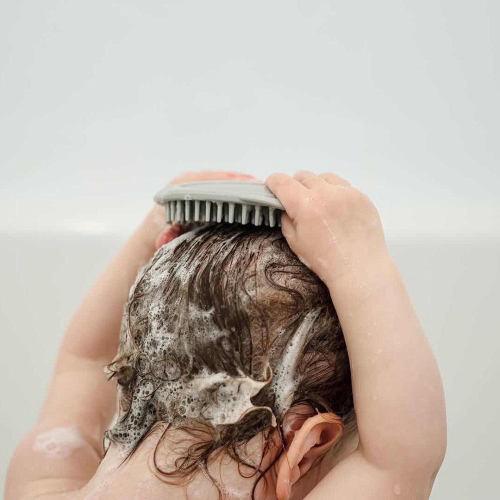 Haakaa Silicone Shampoo Brush (Grey)-Bath-Haakaa-030151 GY-babyandme.ca