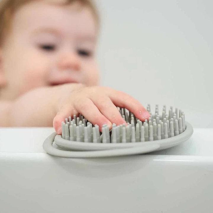 Haakaa Silicone Shampoo Brush (Grey)-Bath-Haakaa-030151 GY-babyandme.ca