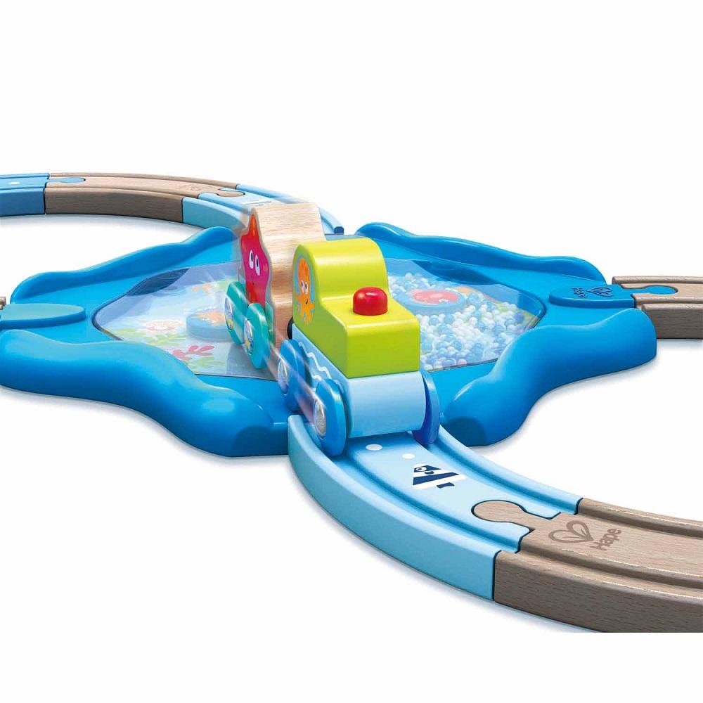 Hape Undersea Figure 8-Toys & Learning-Hape-026127-babyandme.ca