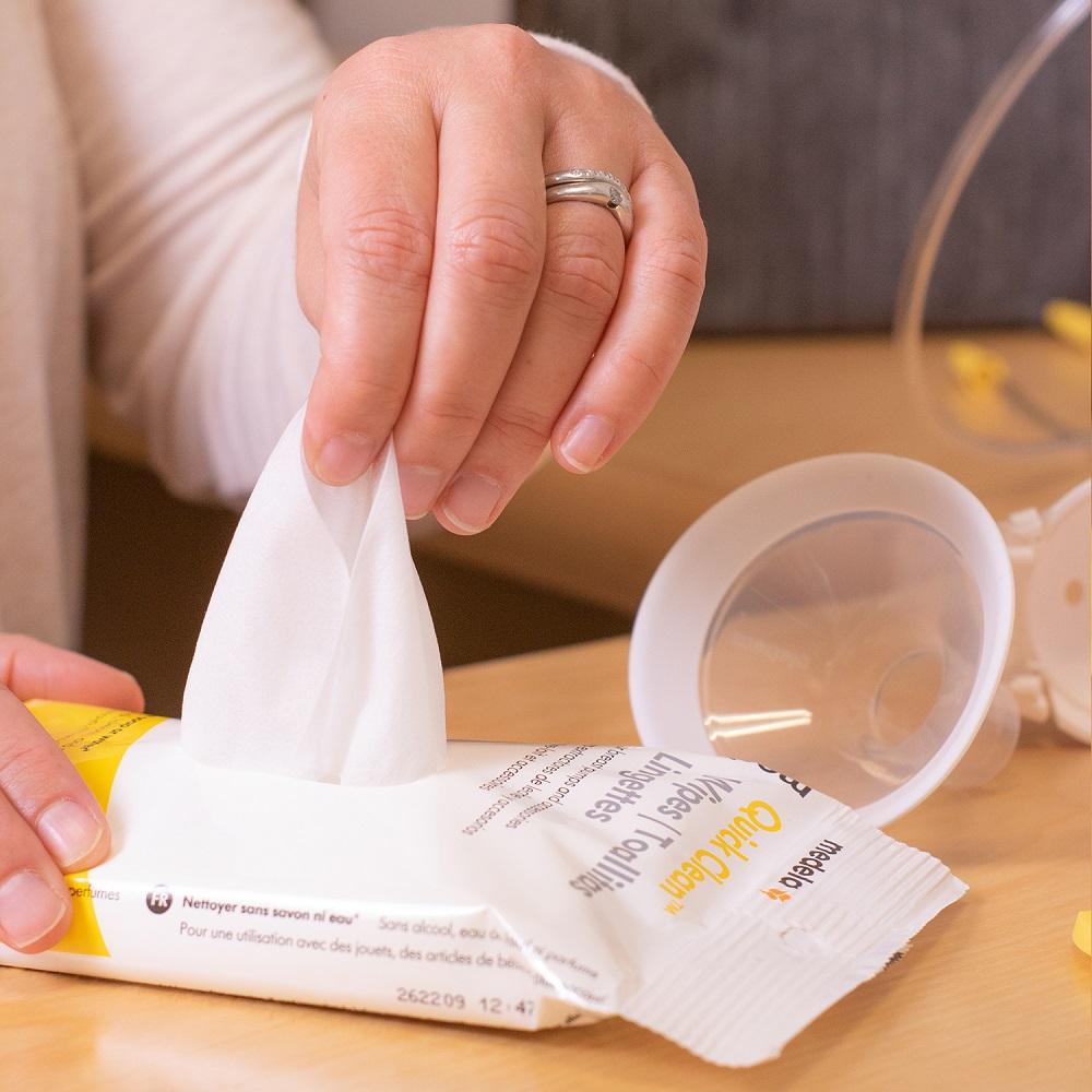 Medela Quick Clean Wipes (30 Count)-Feeding-Medela-030510 30ct-babyandme.ca