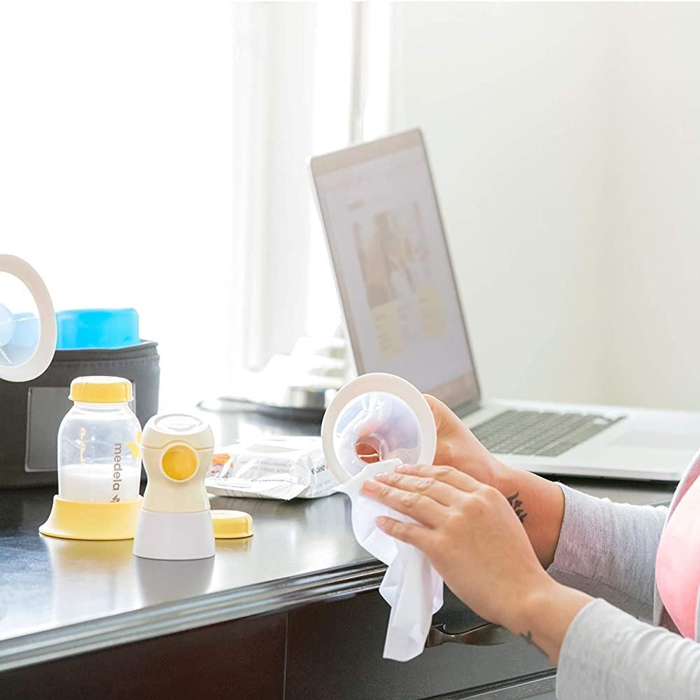 Medela Quick Clean Wipes (30 Count)-Feeding-Medela-030510 30ct-babyandme.ca