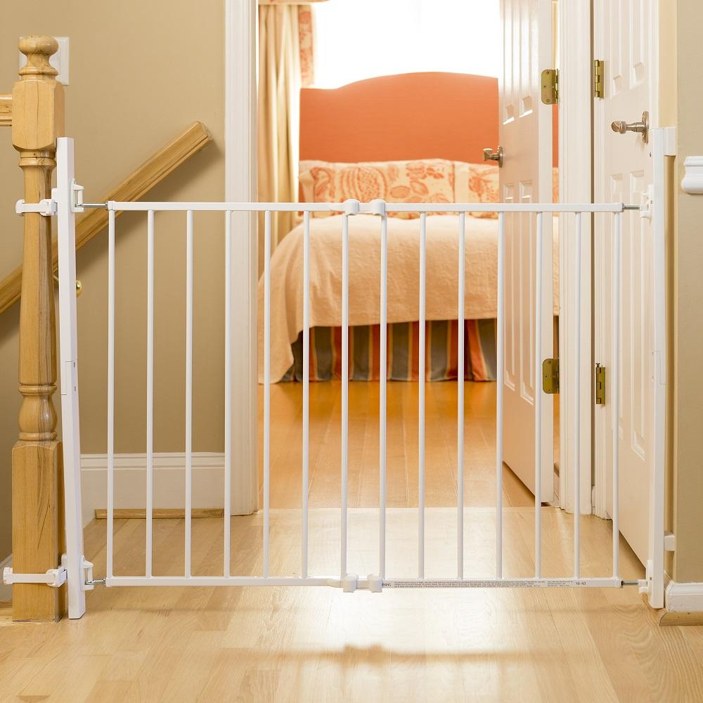 Qdos Extending SafeGate Baby Gate (White) - IN STORE PICK UP ONLY-Health-Qdos-027603 WH-babyandme.ca