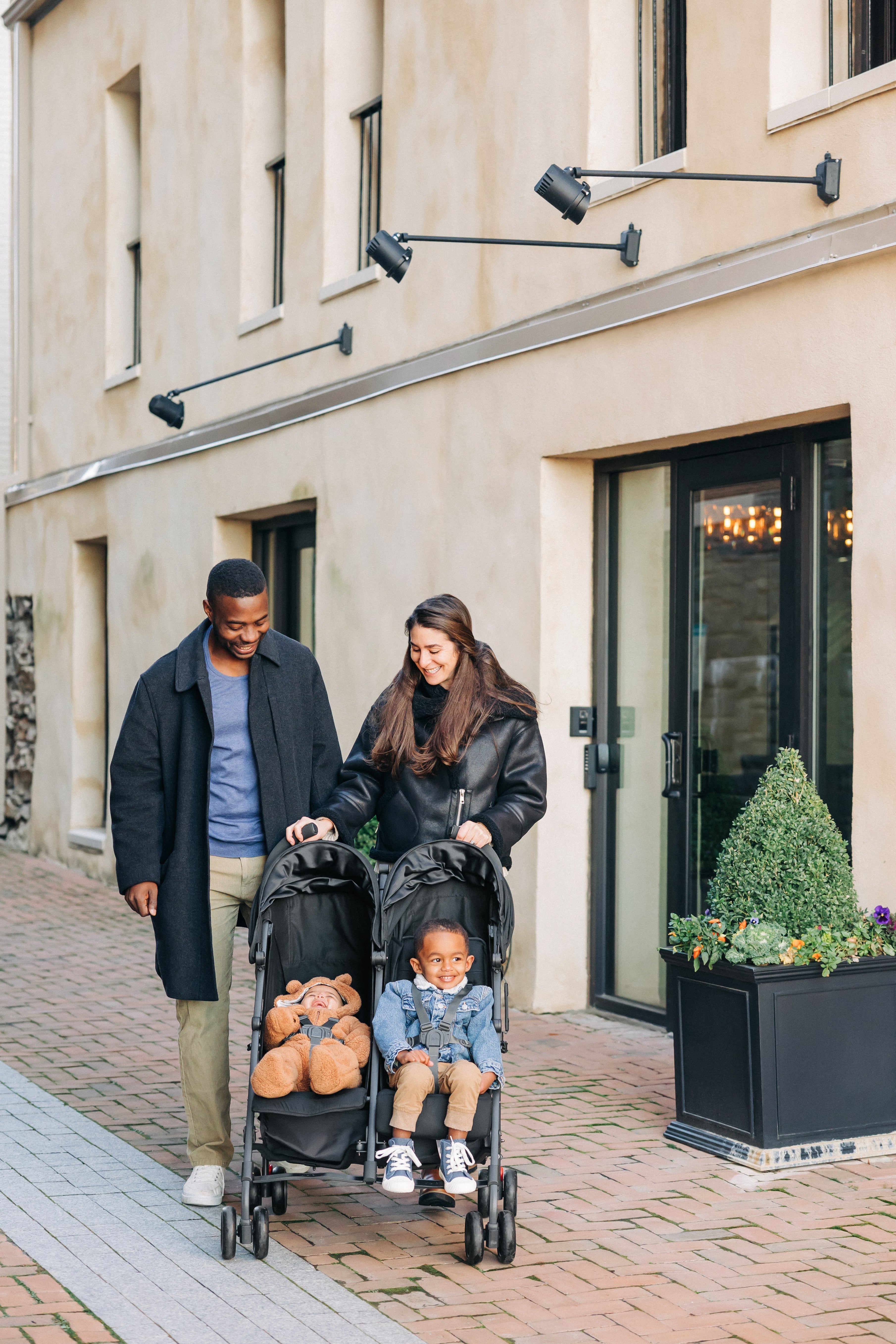 UPPAbaby G Link V2 Jake Charcoal Carbon babyandme babyandme Kelowna Store