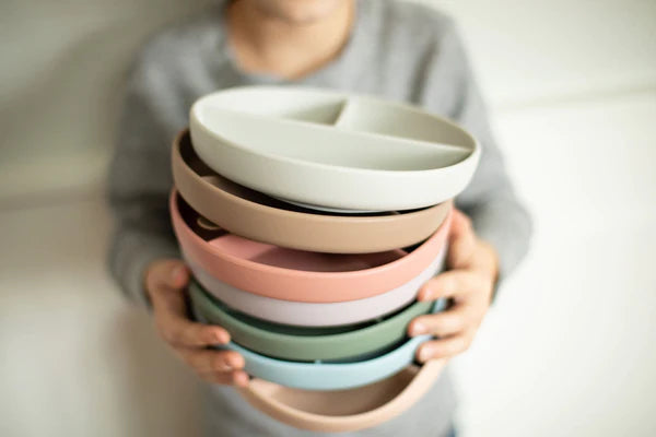 noüka Divided Suction Plate (Lily Blue)-Feeding-noüka-031725 LB-babyandme.ca